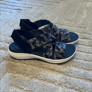 Clarks Cloudsteppers Strappy Sandals